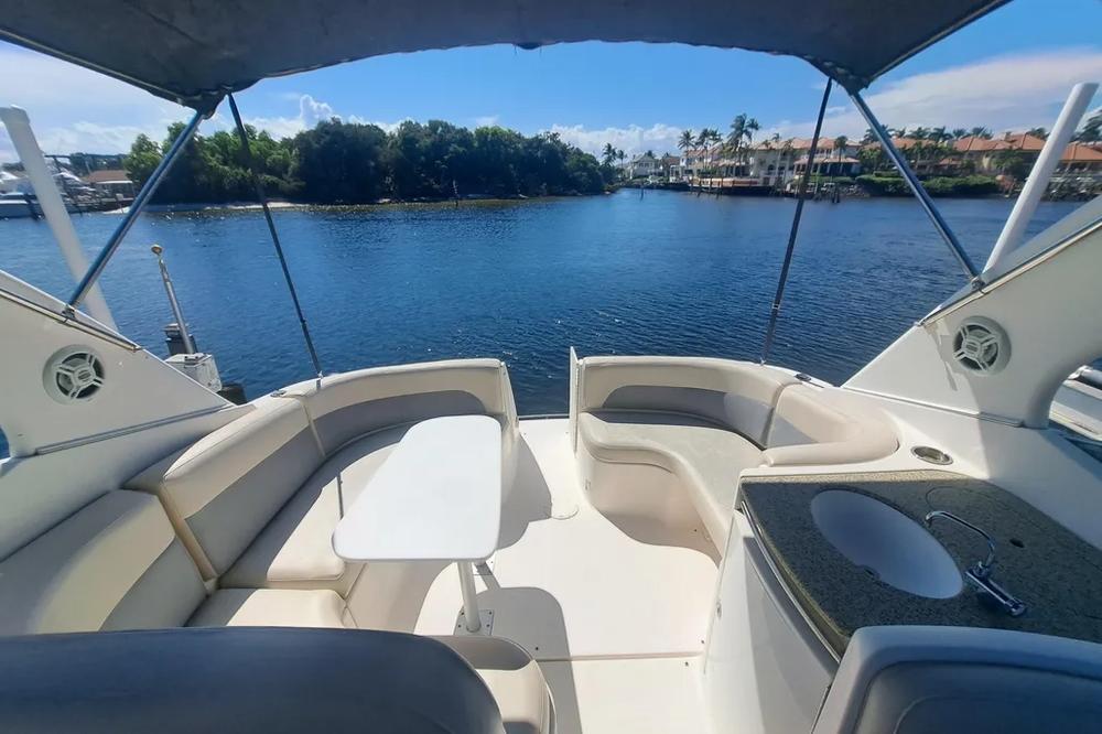 2005 Chaparral 330 Signature