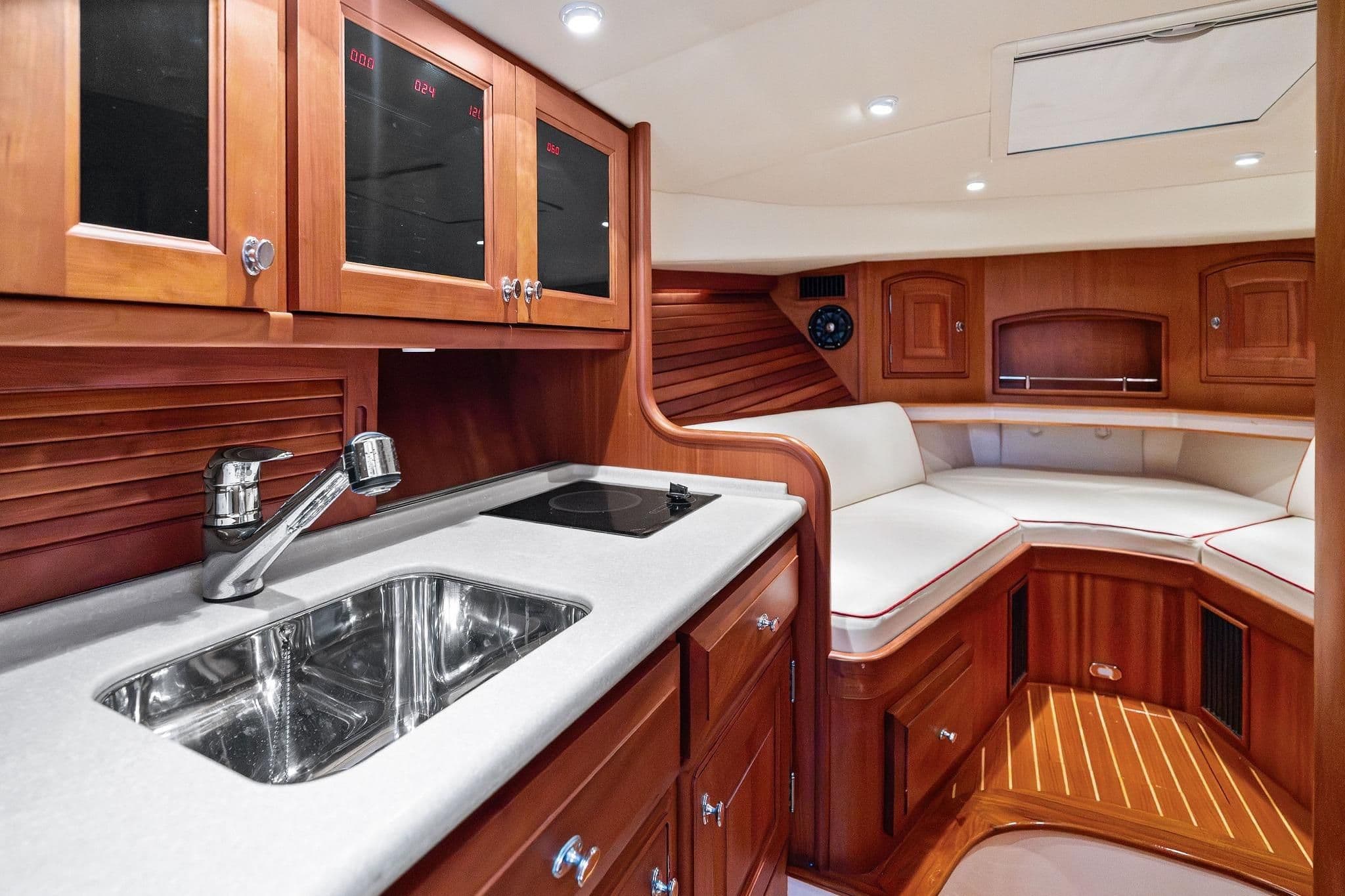 2008 Hinckley Yachts Talaria 38R Convertible à vendre à Fort Lauderdale, Florida Runabout 4