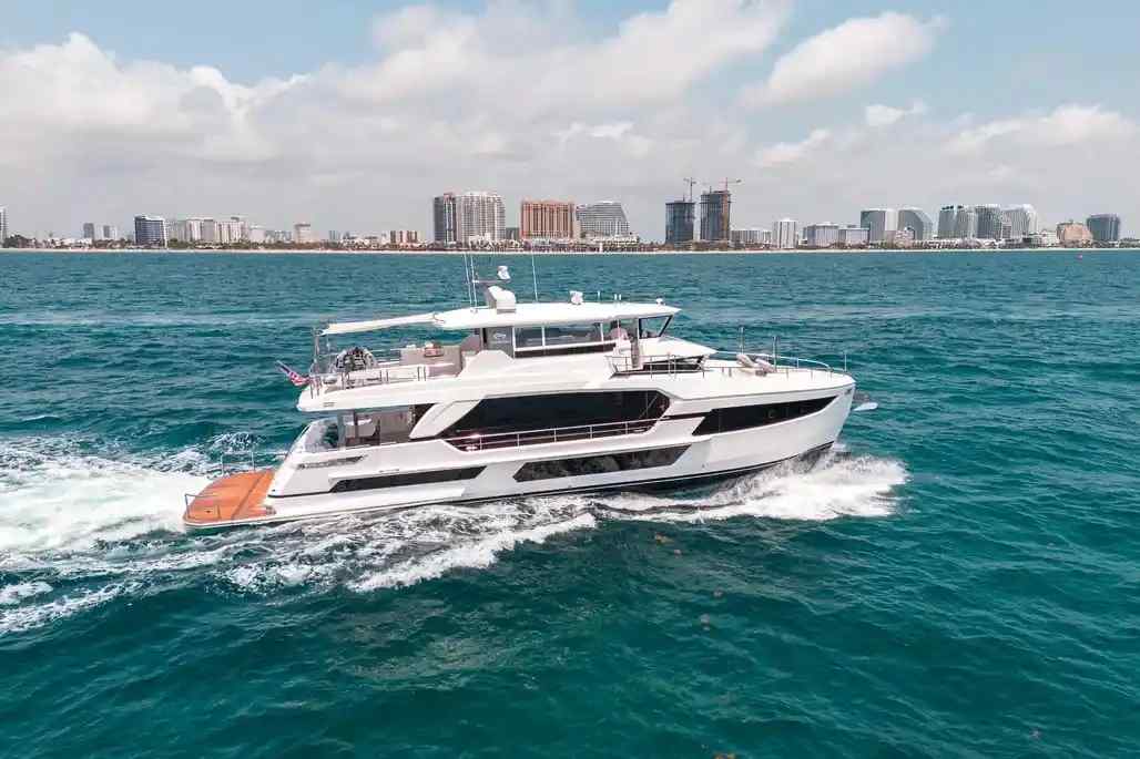 Yacht