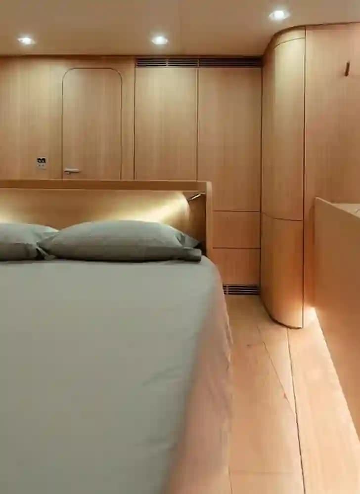 Y Yachts Y7 for Sale