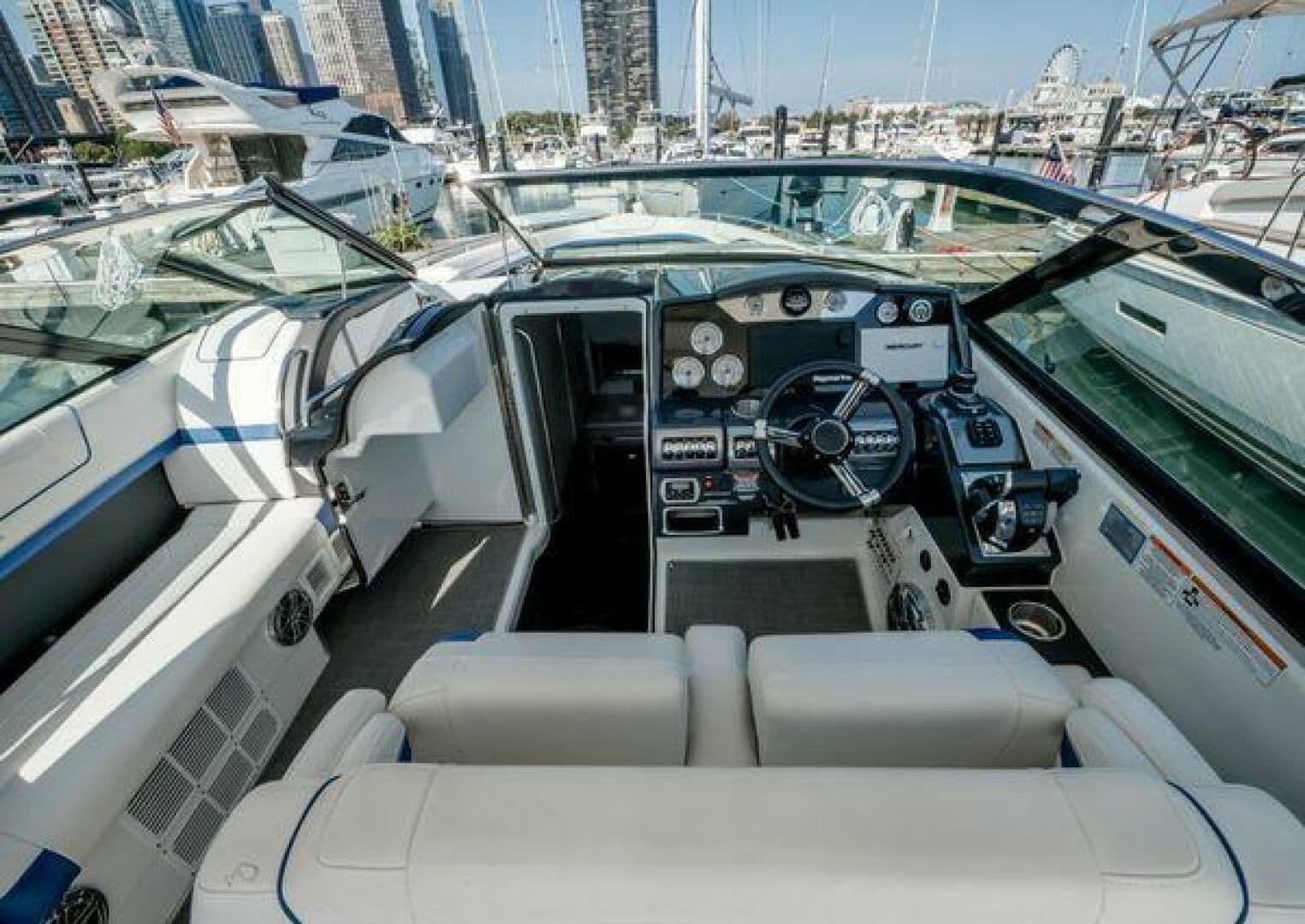2020 Formula Boats 350 Crossover Bowrider Sold in Chicago, Illinois Bowrider 3
