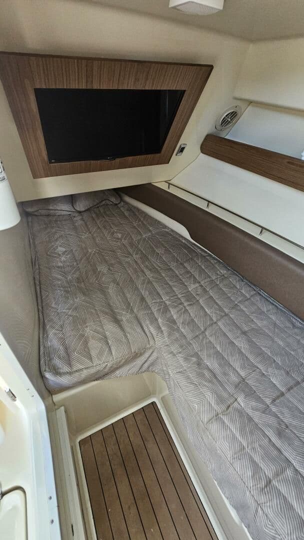 Chris-Craft Calypso 35 for Sale