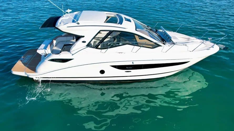 2018 Sea Ray Sundancer 350 Coupe te koop in Miami, Florida Express Cruiser