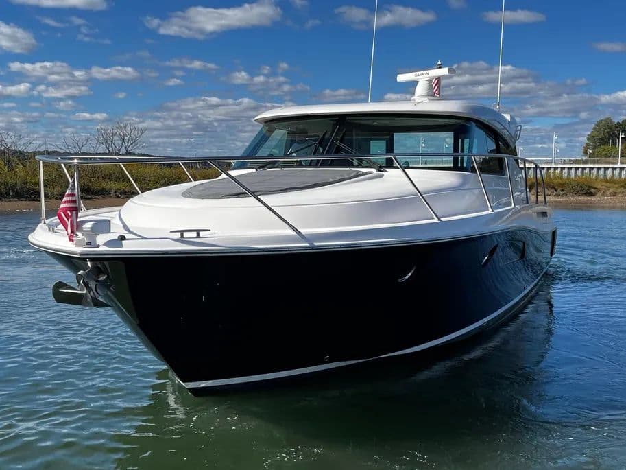 Tiara Yachts C44 Coupe For Sale