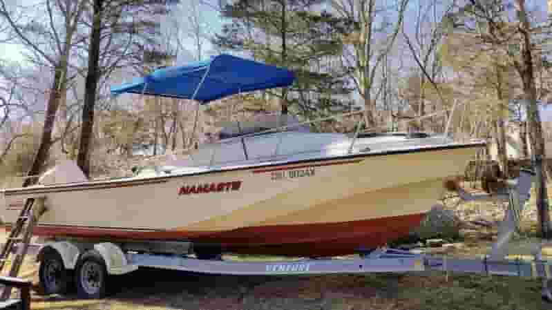 1983 Boston Whaler 25 Revenge