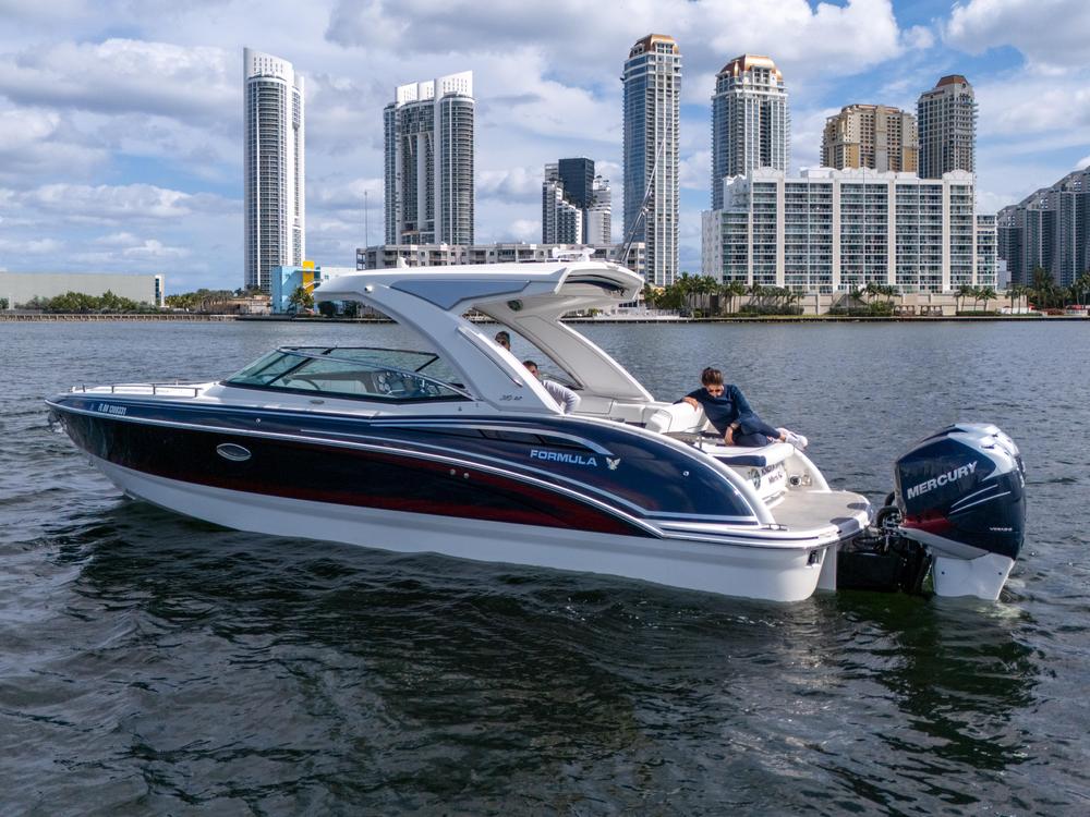 2020-formula-310-bowrider-power-9687838-20250226103409935-1_XLARGE.jpg