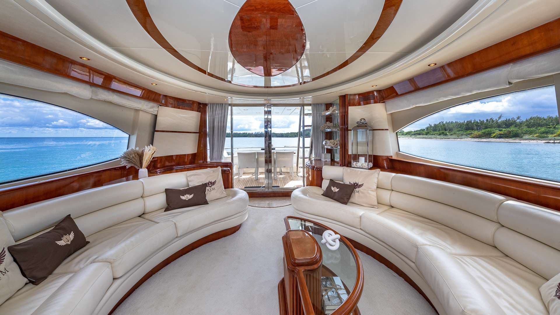 2001 Azimut 70 for Sale in Miami, Florida Flybridge 1