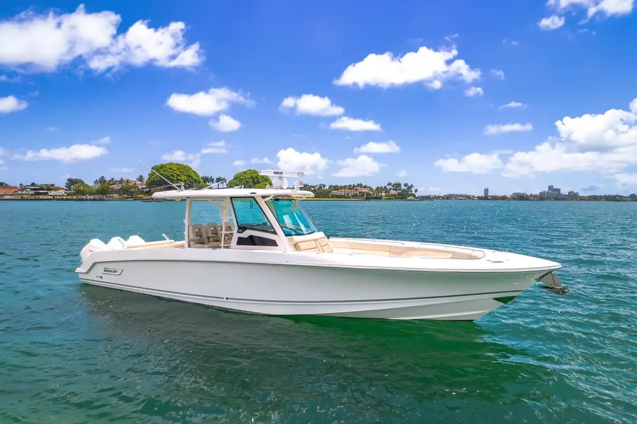 Boston Whaler 380 Outrage te koop