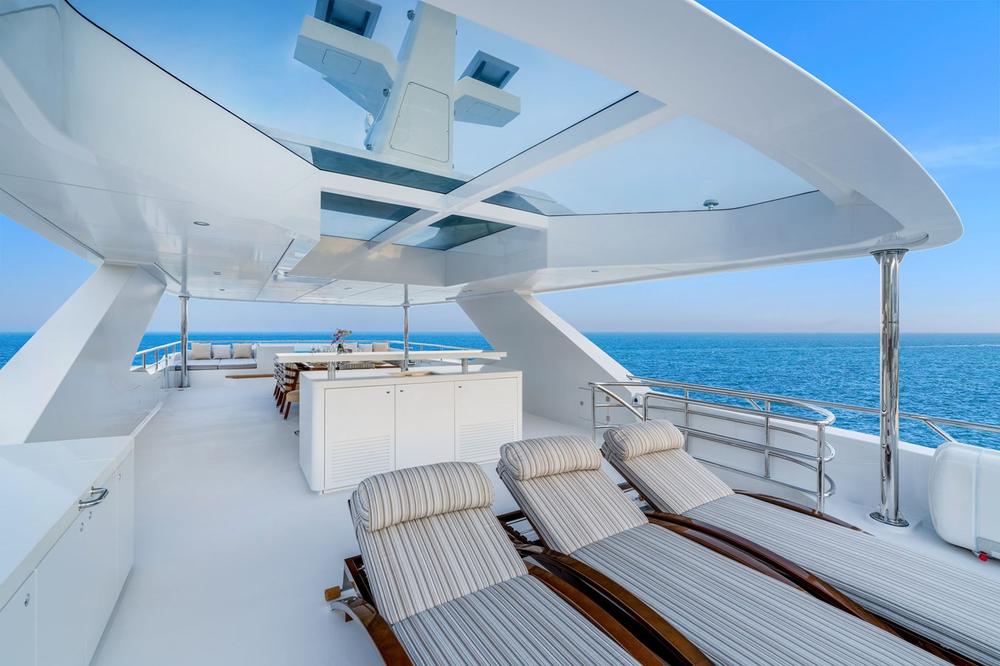 2025 Hargrave E Series 125′ Tri-Deck