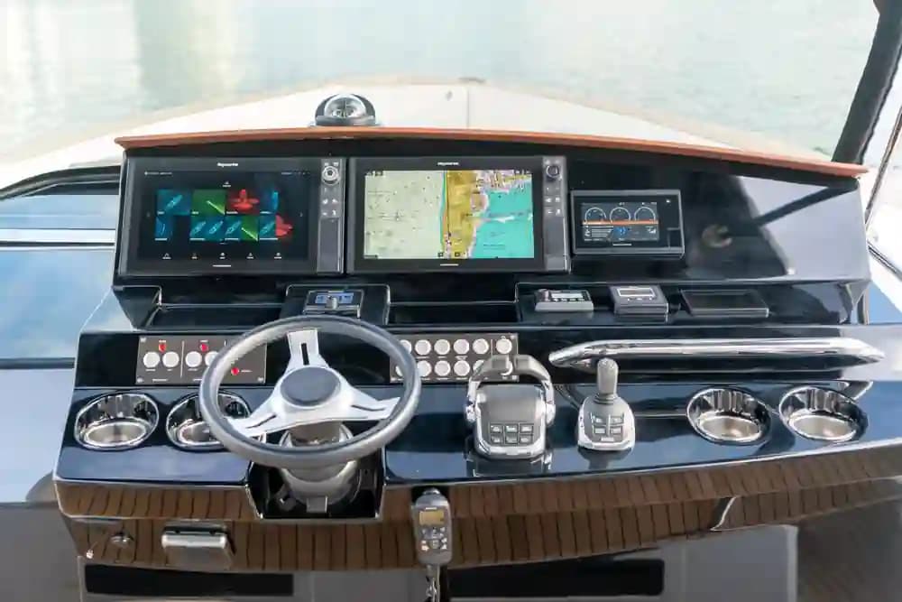2019 Pardo Yachts P43 Sold in Miami, Florida Walk-around Boats 2