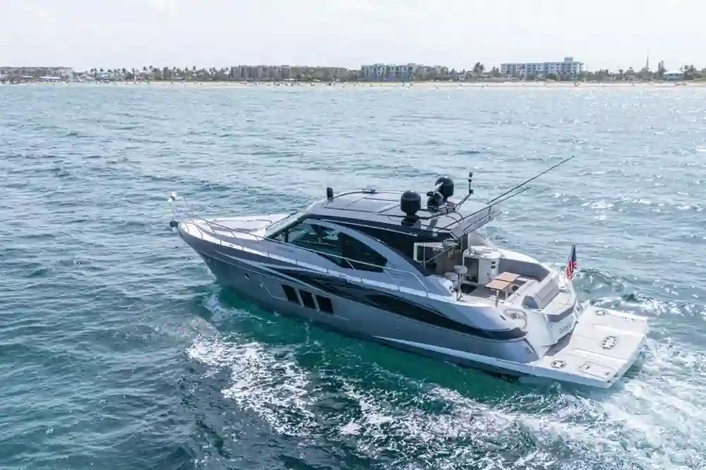 Cruisers Yachts 45 Cantius zum Verkauf