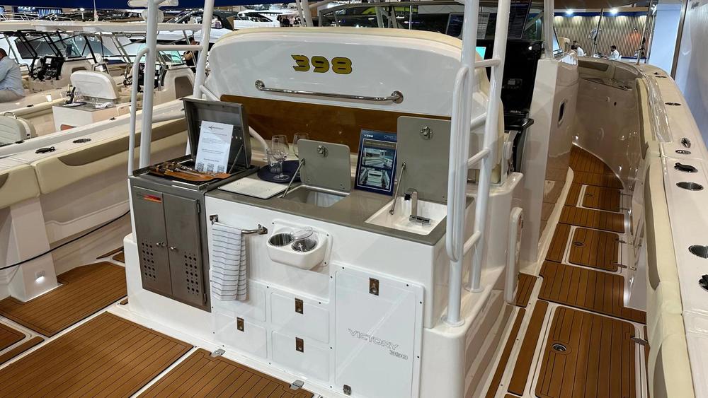 2025 Victory Yachts V400 Open Sea