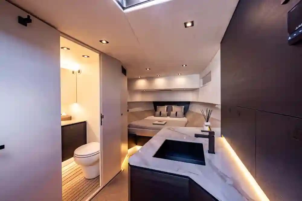 Vanquish Yachts VQ45 Outboard for Sale