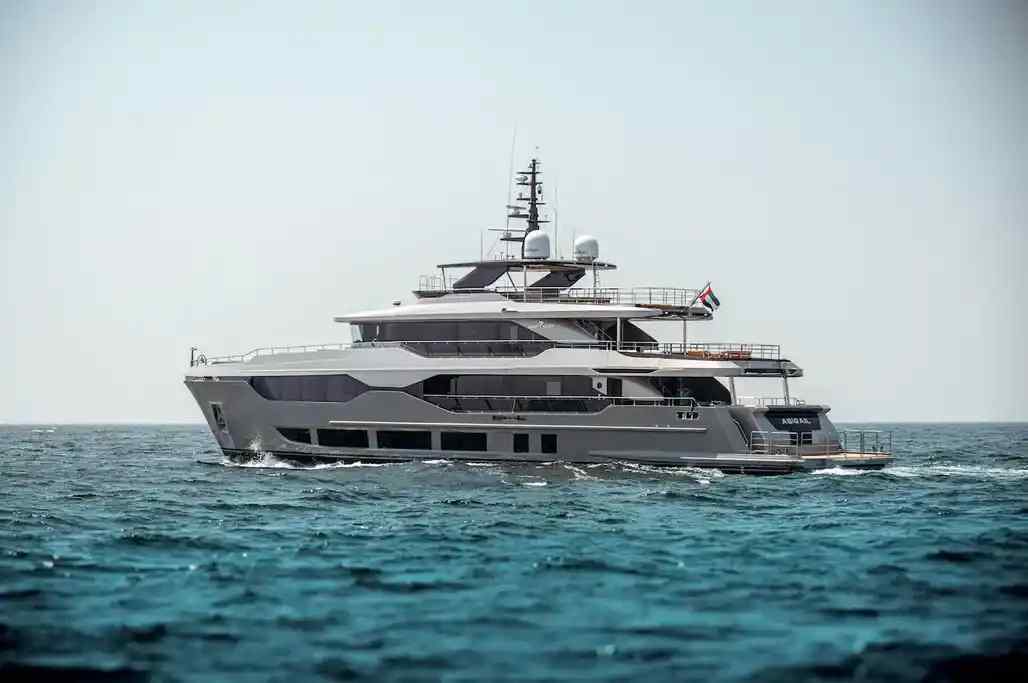 Yacht