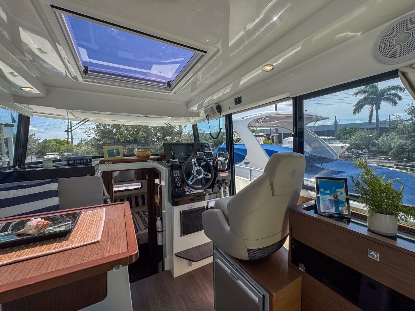 2023 Jeanneau NC 895 Sport for Sale in Fort Lauderdale, Florida Sport Cruiser 2