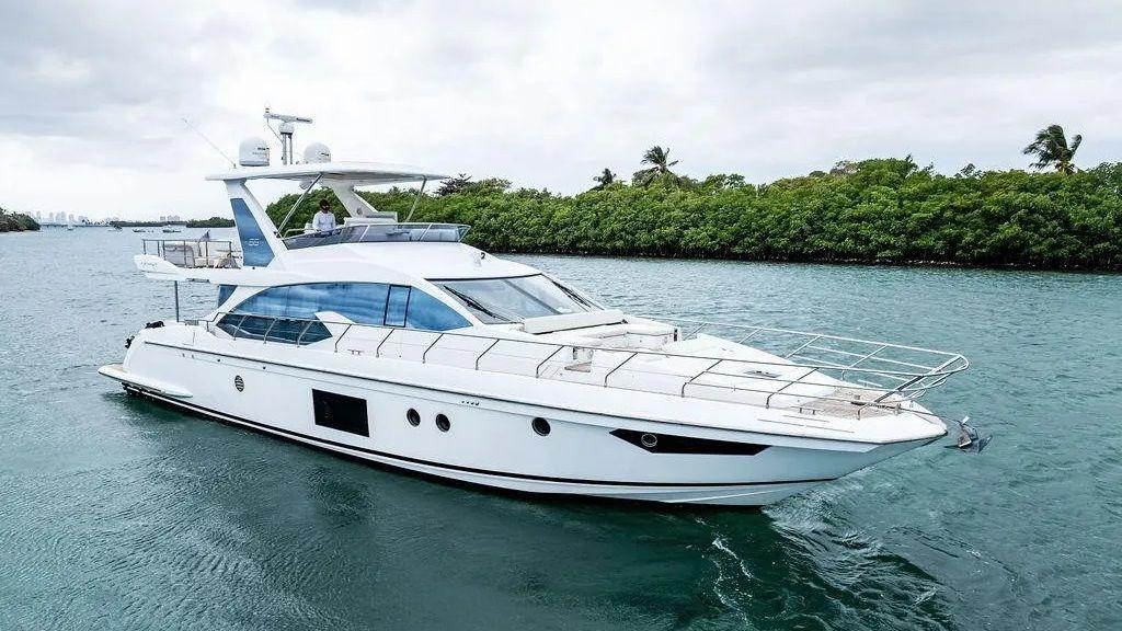 Azimut 66 te koop