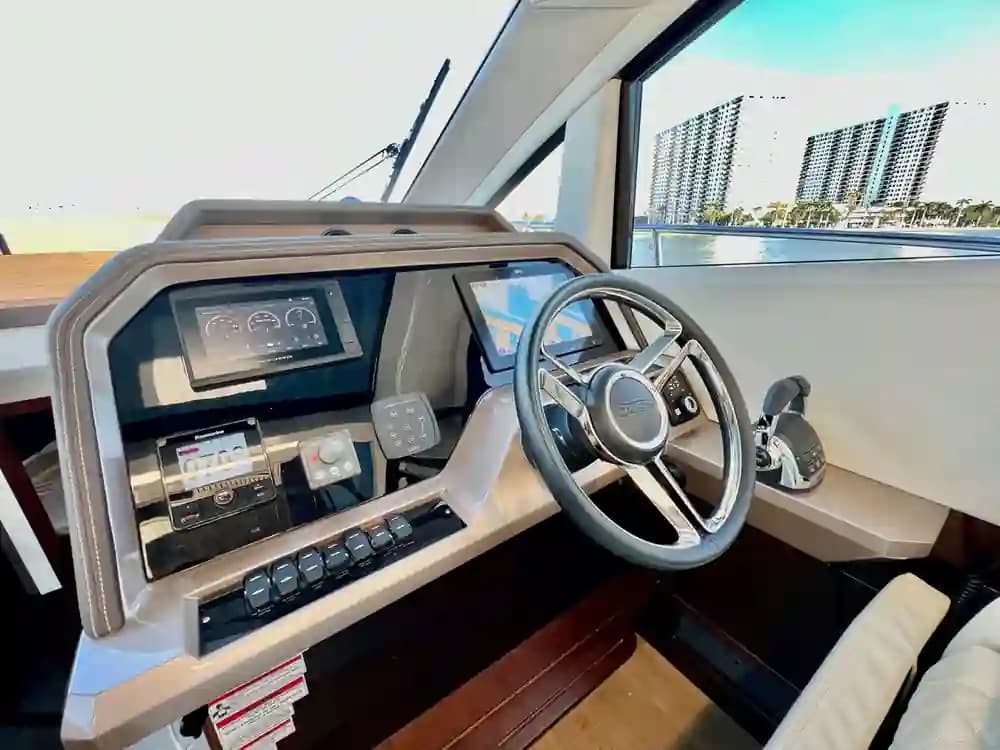 2022 Galeon Yachts 470 Skydeck Sold in Hollywood, Florida Flybridge 2