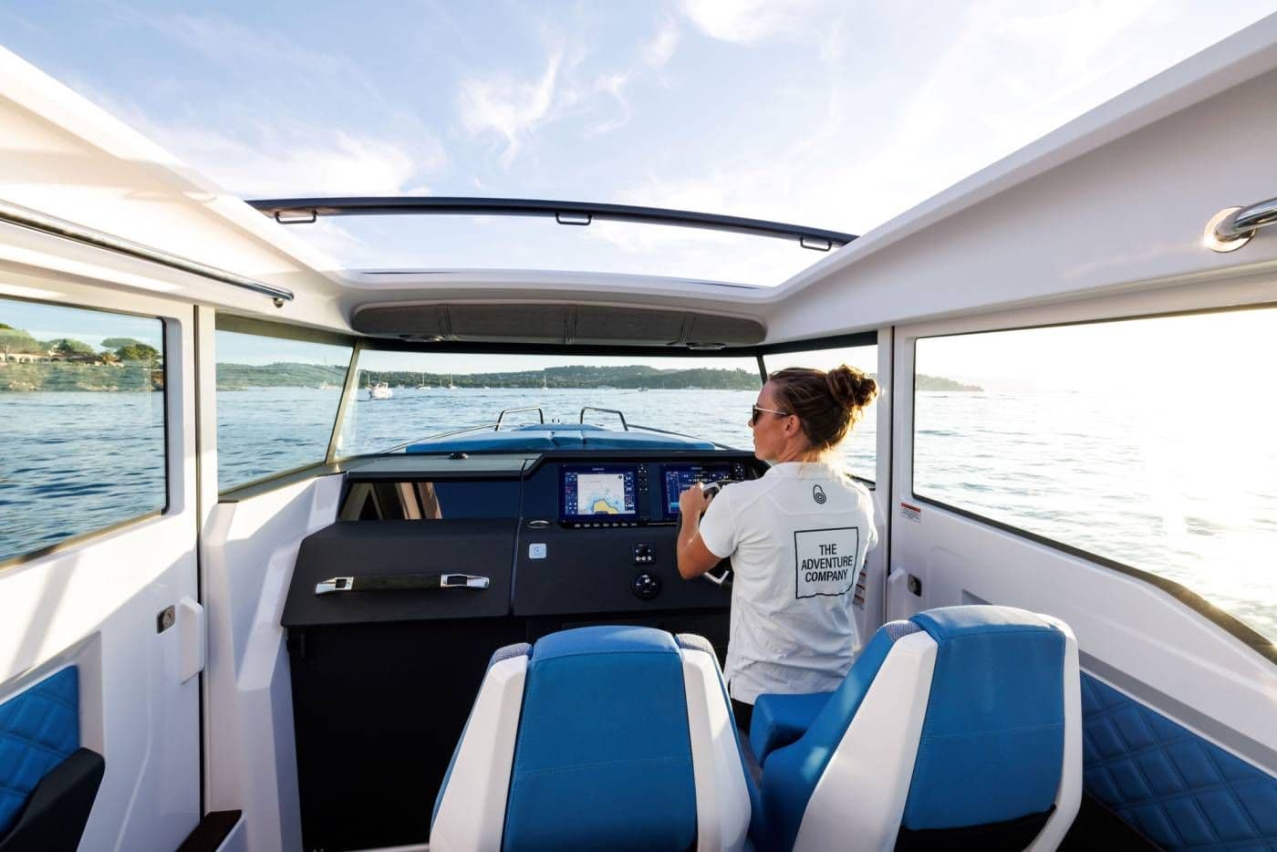 2025 Axopar 37 XC Cross Cabin Sold in San Diego, California Center Console 3