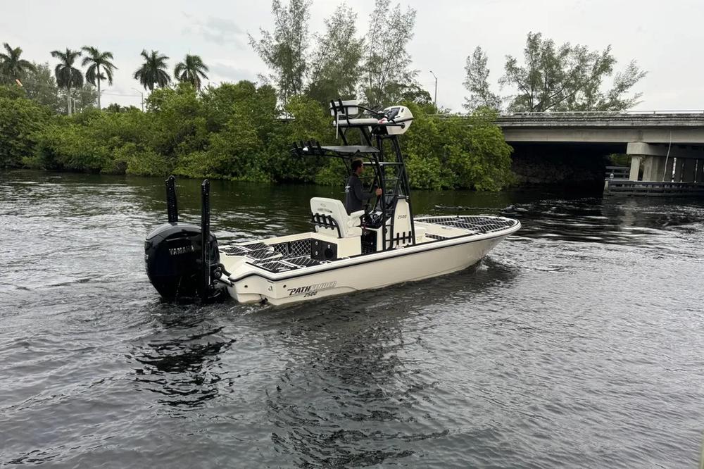 2024 Pathfinder Boats 2500 Hybrid