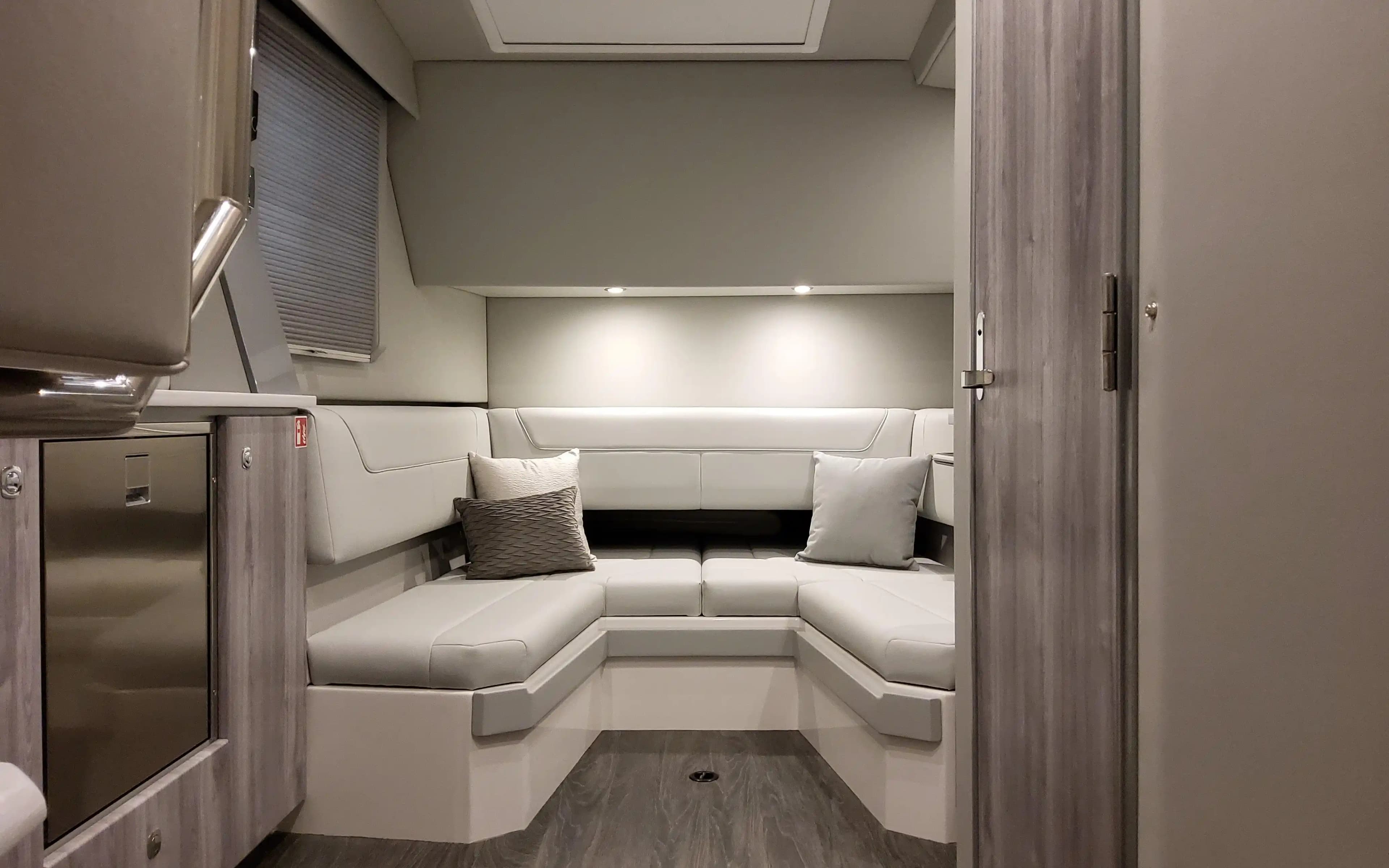 2026 Formula Boats 400 Super Sport Crossover for Sale in Miami Beach, Florida Sport Cruiser 3