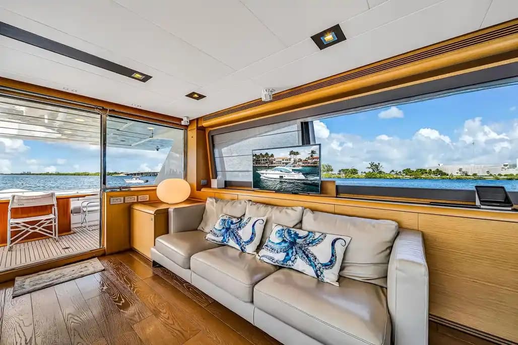 2013 Ferretti Yachts 800 à vendre à Miami, Florida Flybridge 4