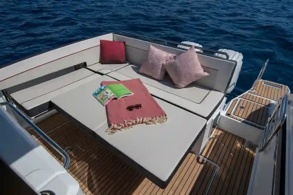 2024 Jeanneau Leader 9.0 WA S2 for Sale in Fort Lauderdale, Florida Walk-around Boats 4