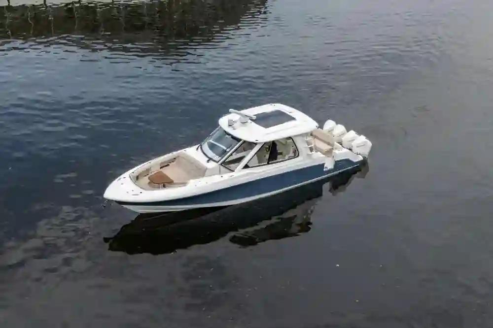 Boston Whaler 380 Realm in vendita