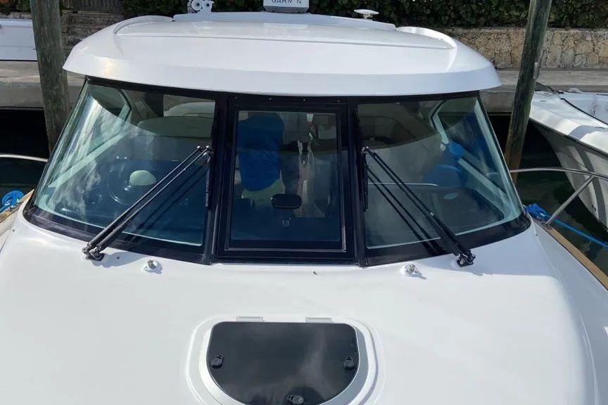 Tiara Yachts 3100 Coronet For Sale