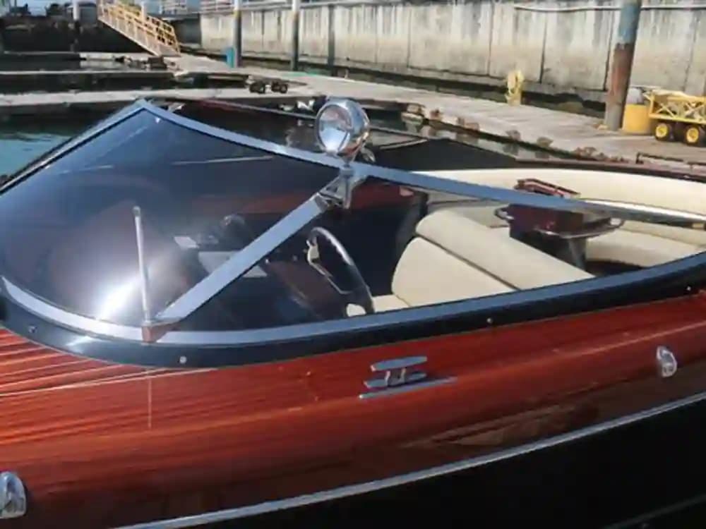 Riva Aquariva 33 for Sale