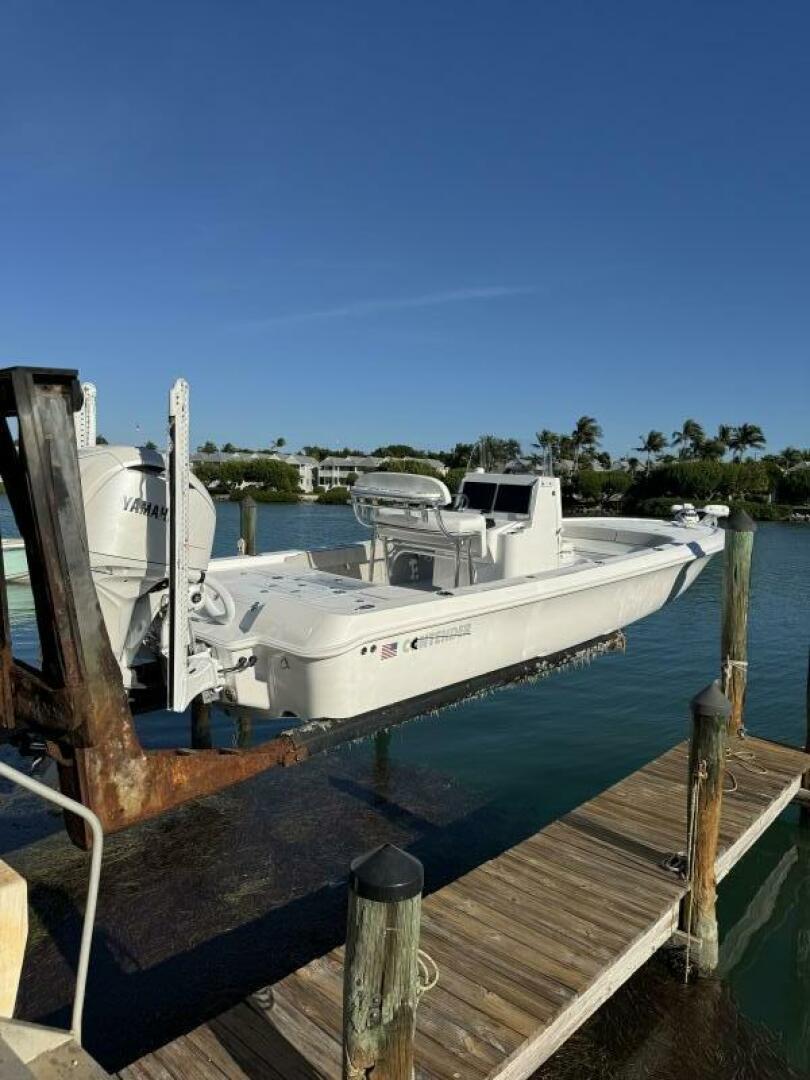 2025 Contender 26 Bay