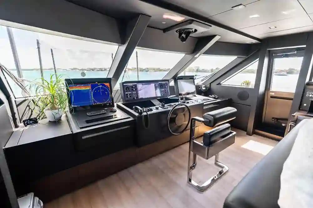 2023 Custom Line Navetta 33 te koop in Miami, Florida Megayacht 2
