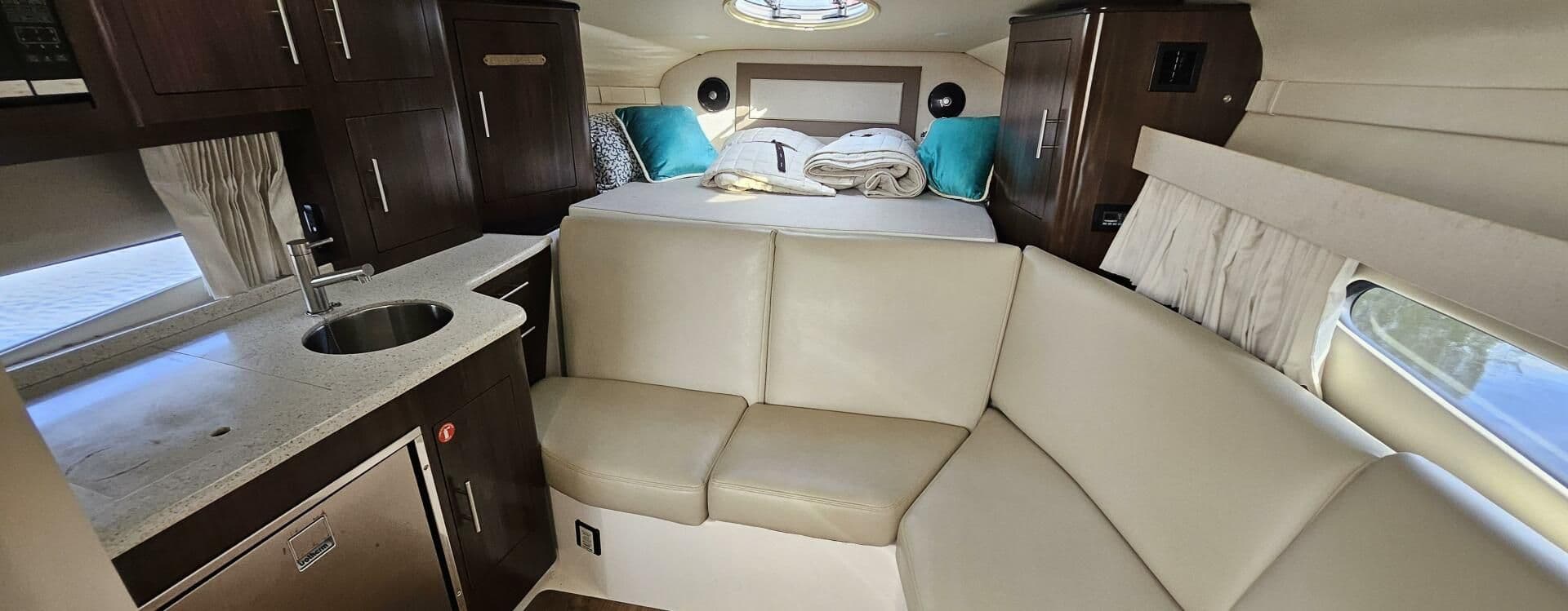 2018 Regal 33 XO for Sale in Clearwater, Florida Cruiser 4