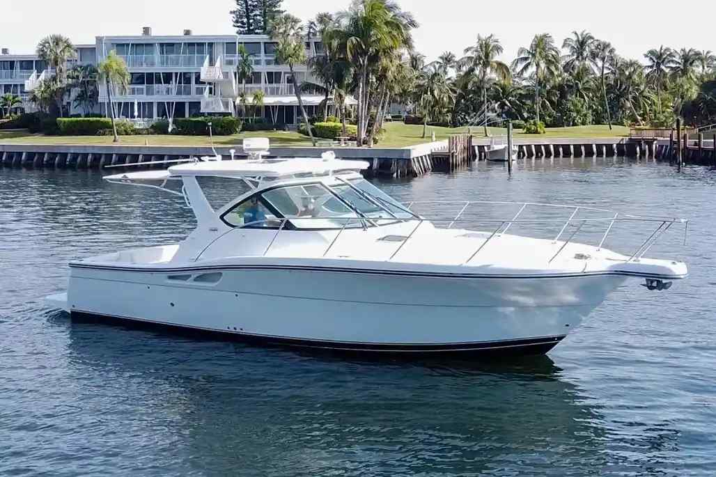 Yacht
