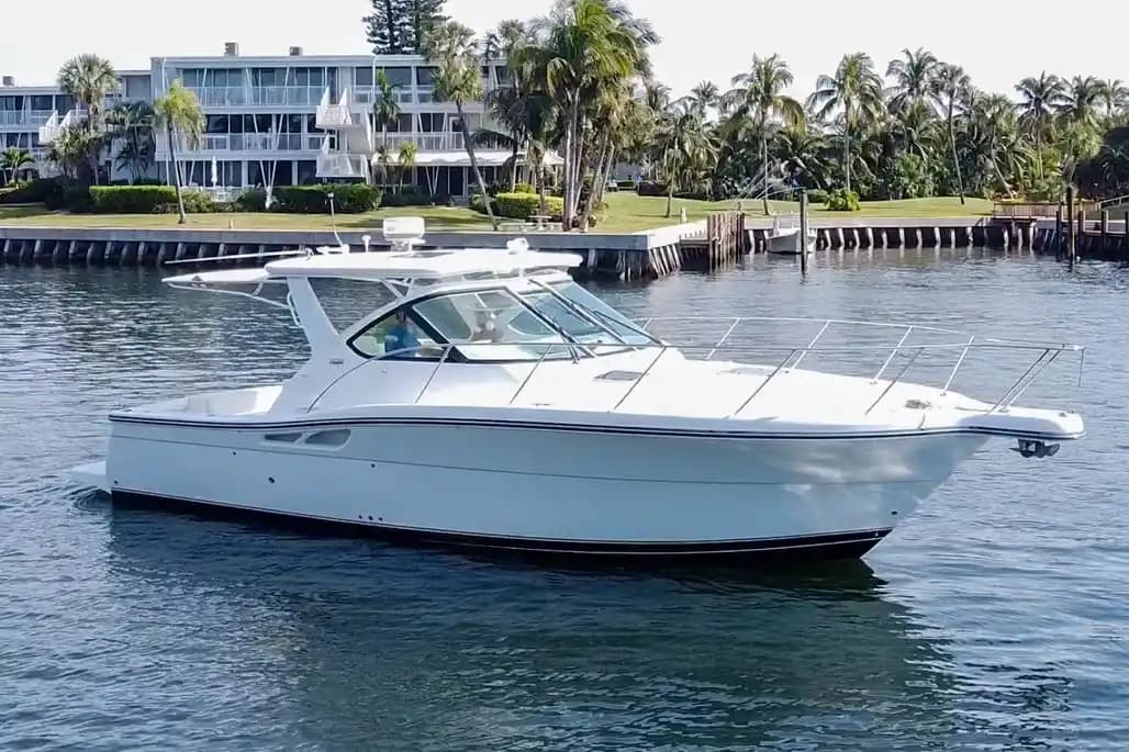 2006 Tiara Yachts 3200 Open for Sale in Deerfield Beach, Florida Express Cruiser