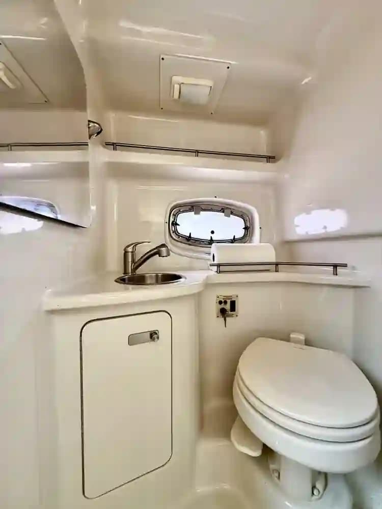 2010 Sea Ray 280 Sundancer Sold in Brielle, New Jersey Sport Cruiser 5
