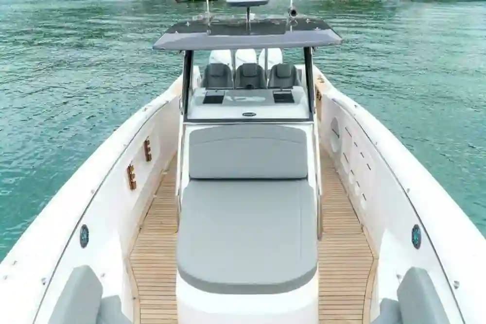 2025 Fishing Raptor 390 Solarium for Sale in Sarasota, Florida Center Console 2