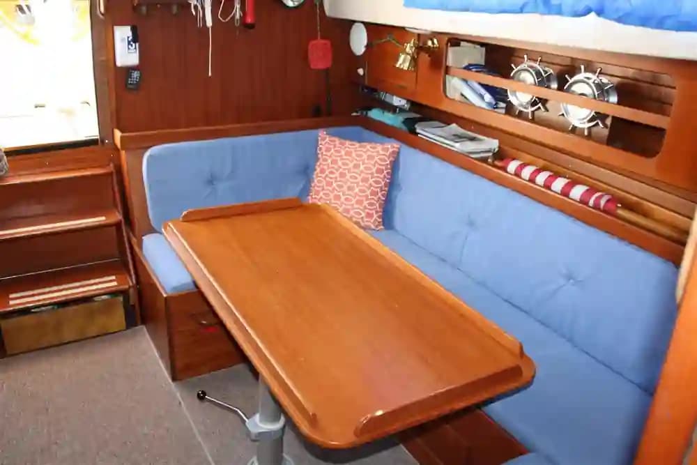 Hallberg-Rassy Rasmus 35 in vendita