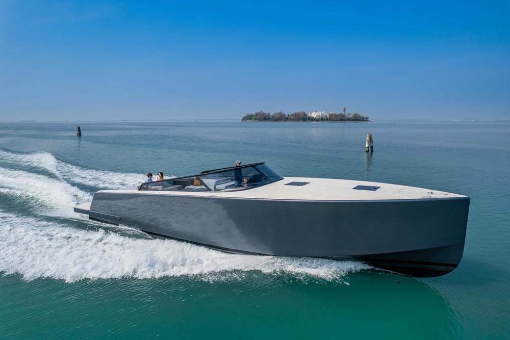 2025 VanDutch Yachts 56