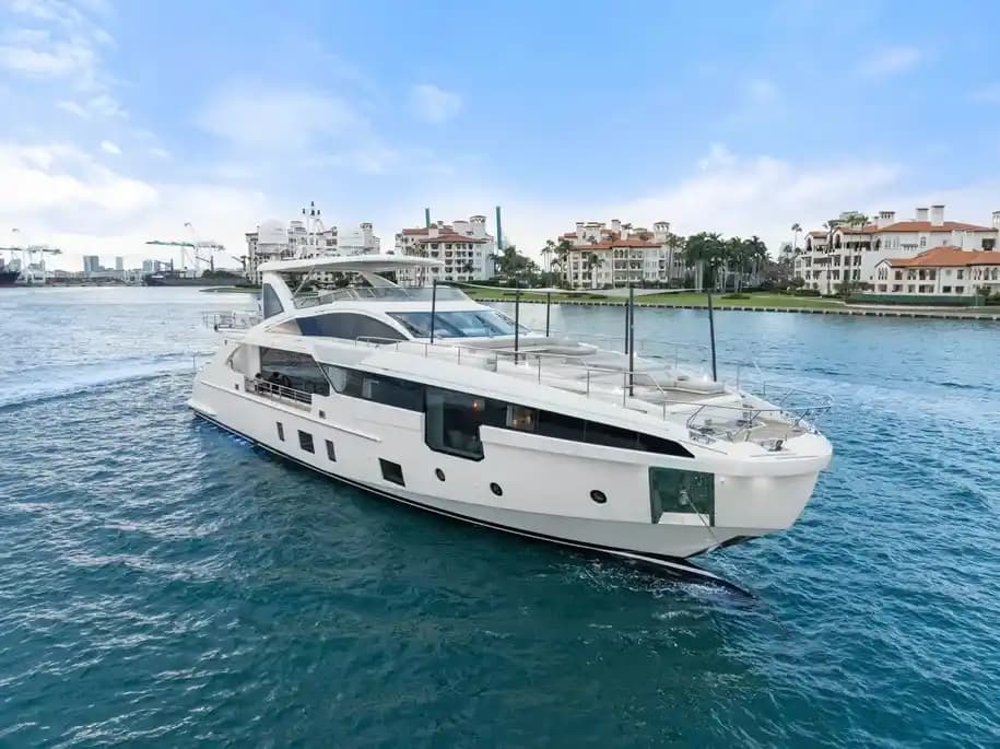 2022 Azimut Grande 32M zum Verkauf in Miami Beach, Florida Flybridge