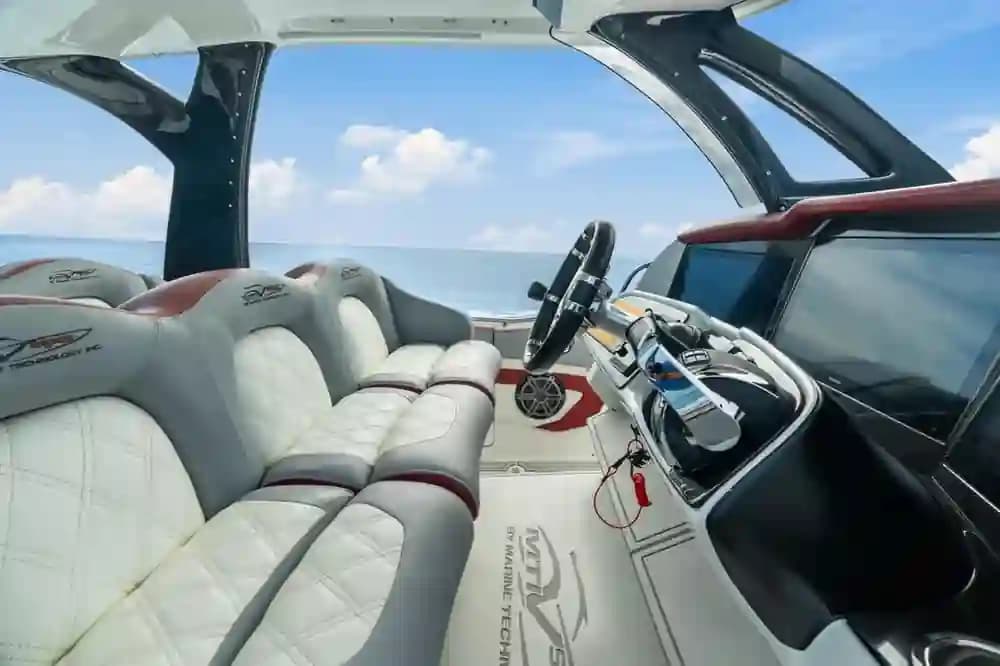 2017 MTI V-42 Verkauft in Fort Lauderdale, Florida Center Console 5