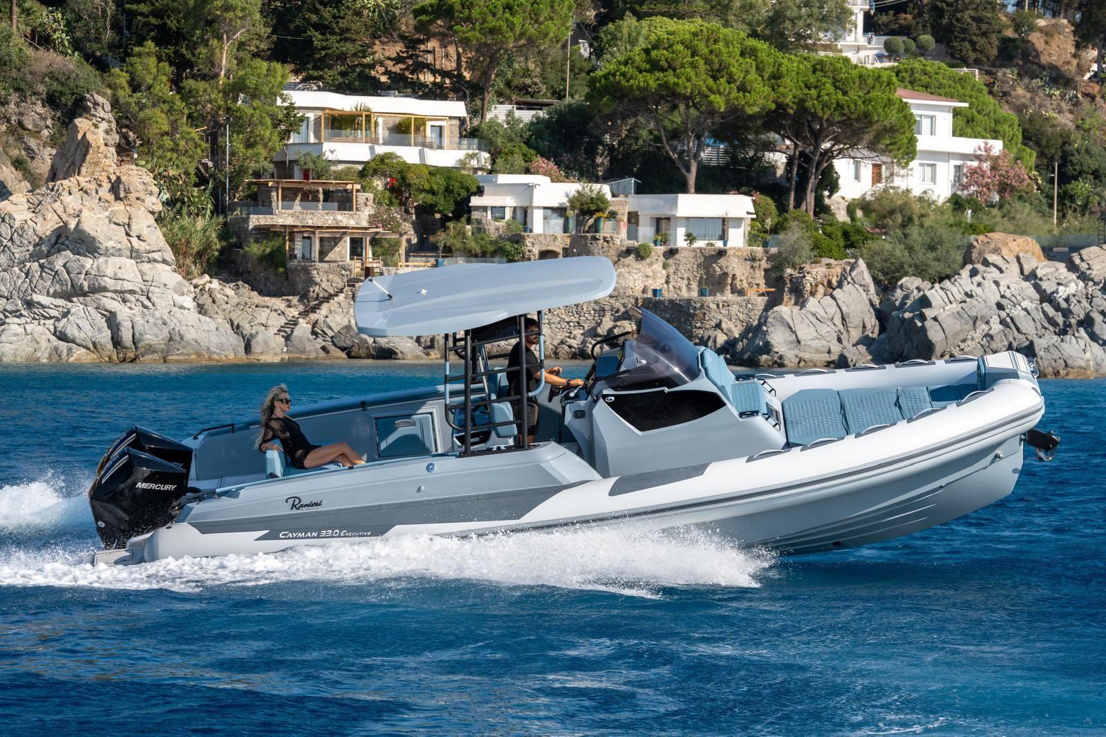 Ranieri International Cayman 33 Executive For Sale