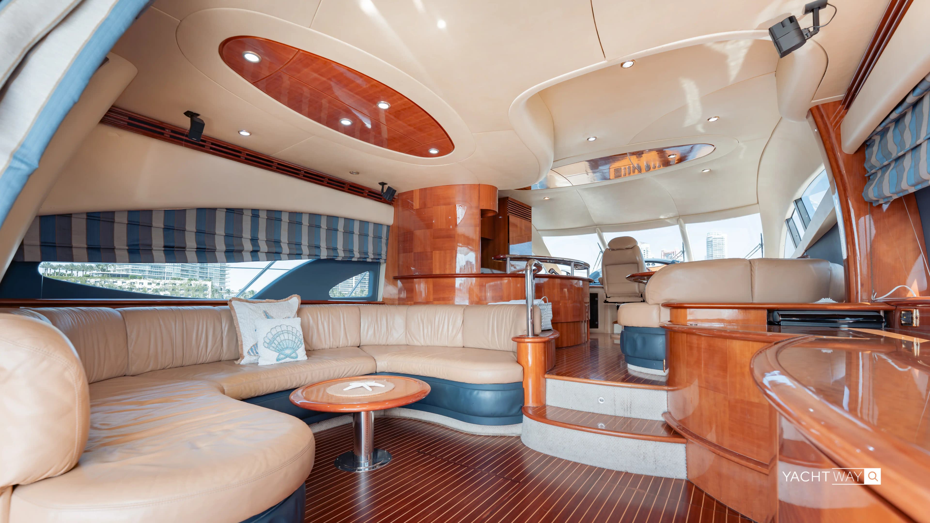 2007 Azimut 62 Evolution Yacht for Sale in Miami, Florida Flybridge 4
