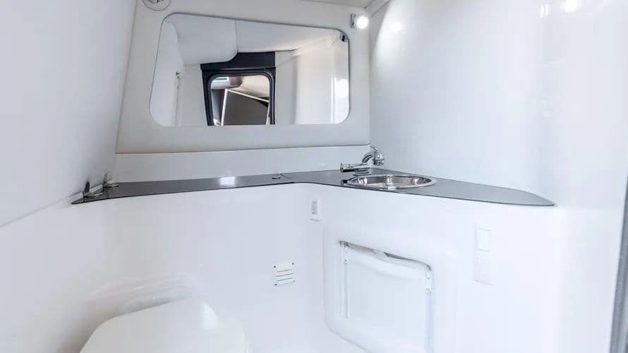 2018 Nor-Tech 560 Sport for Sale in Fort Lauderdale, Florida Center Console 5