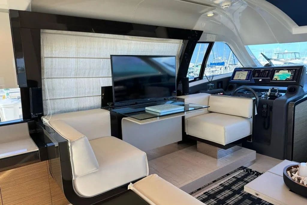 2016 Ferretti Yachts 550 for Sale in Fajardo, PR Flybridge 5