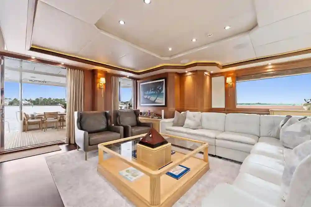2006 Palmer Johnson 123FT for Sale in Palm Beach, Florida Flybridge 3