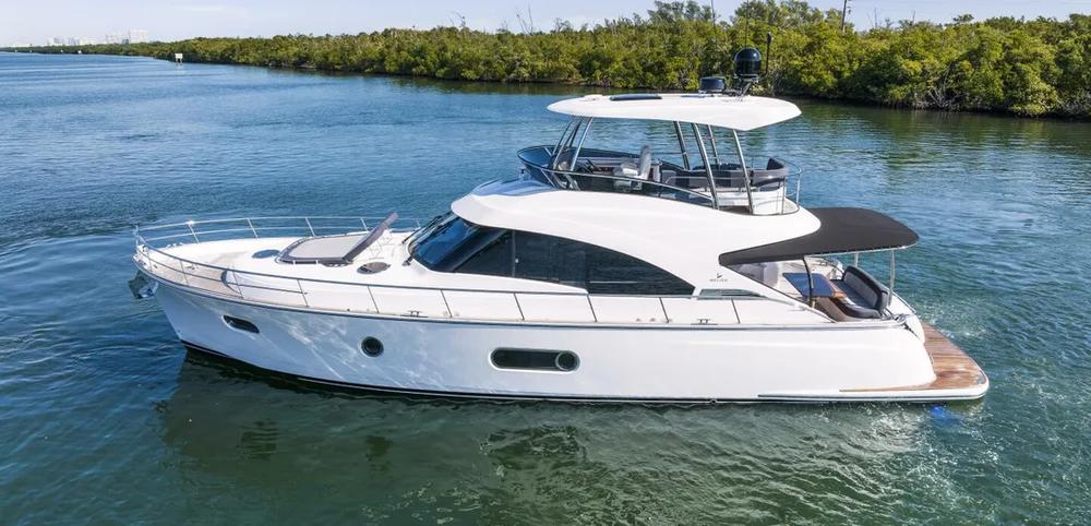 2025 Riviera Belize 54 Daybridge