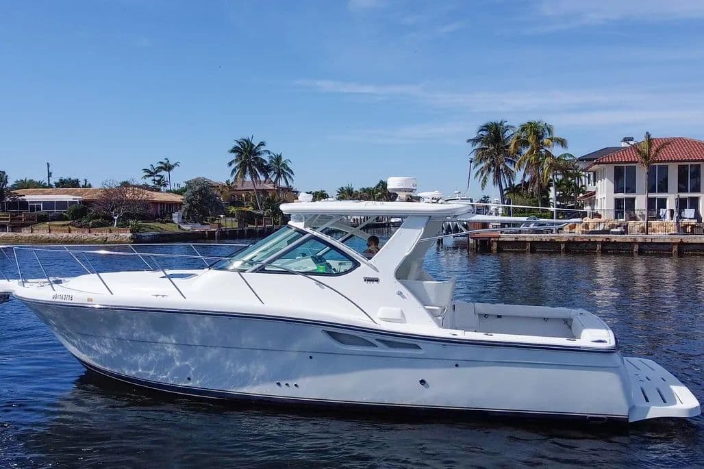 2006 Tiara Yachts 3200 Open for Sale in Deerfield Beach, Florida Express Cruiser 4