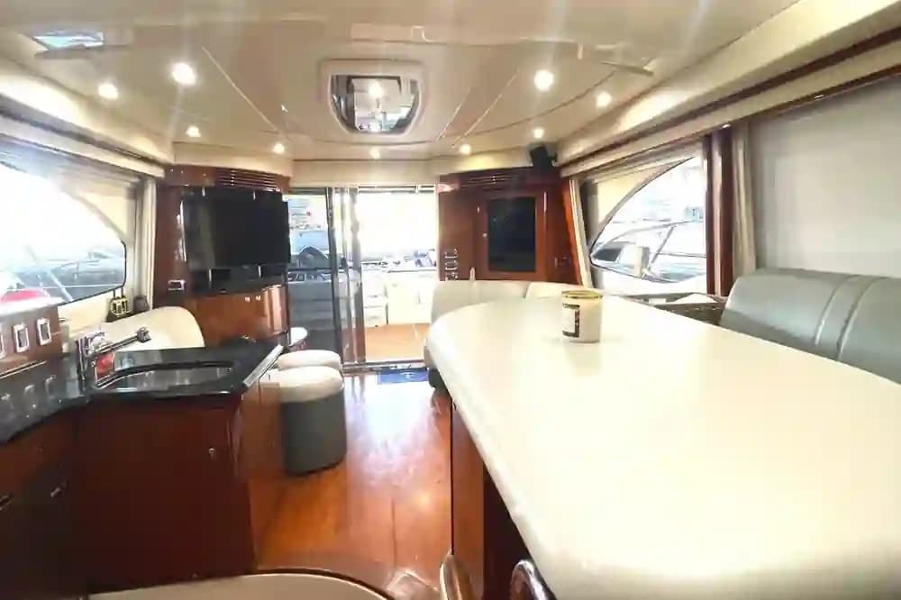2009 Sea Ray 520 Sedan Bridge for Sale in Miami Beach, Florida Flybridge 5