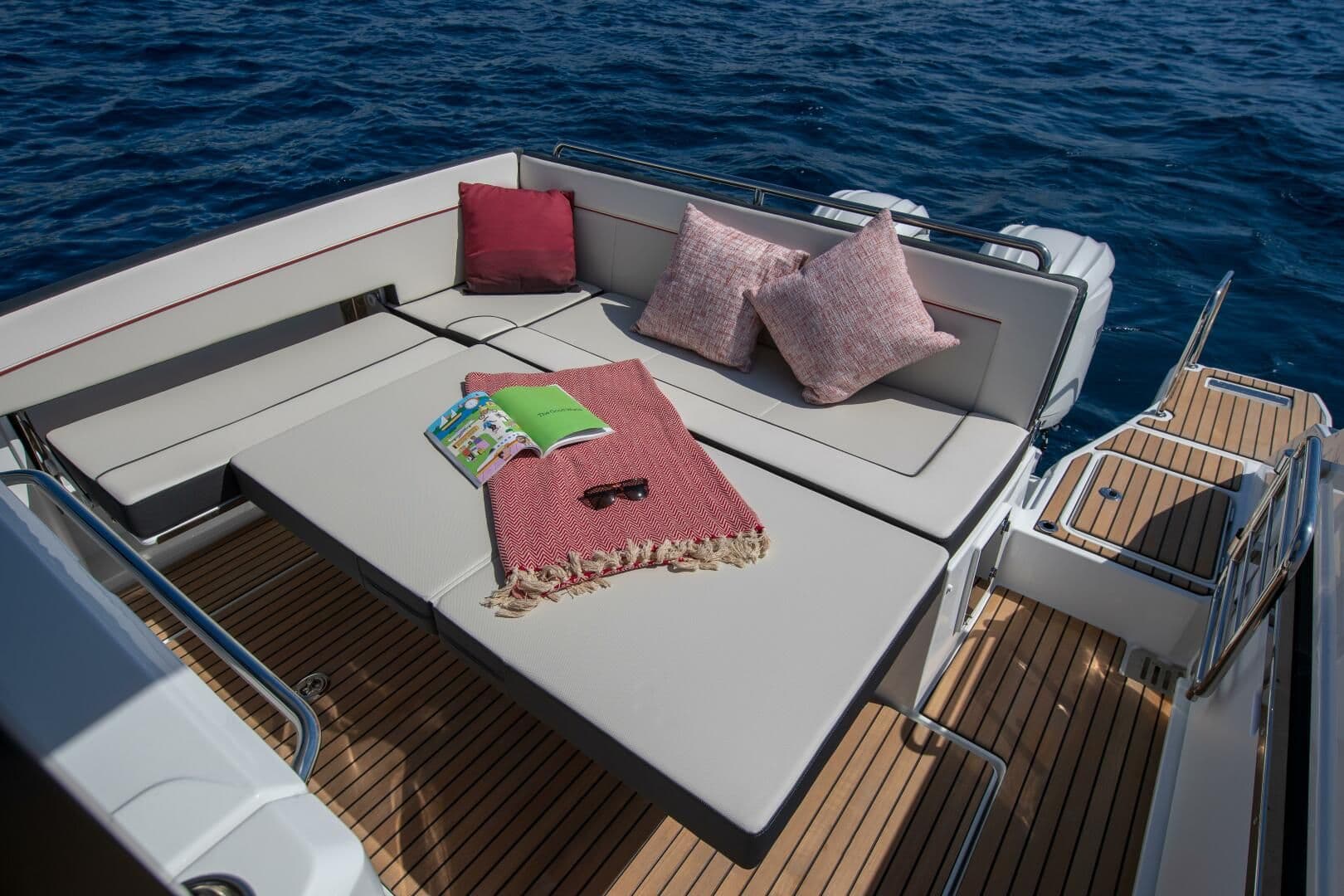 2025 Jeanneau Leader 9.0 WA S2 for Sale in Fort Lauderdale, Florida Walk-around Boats 4