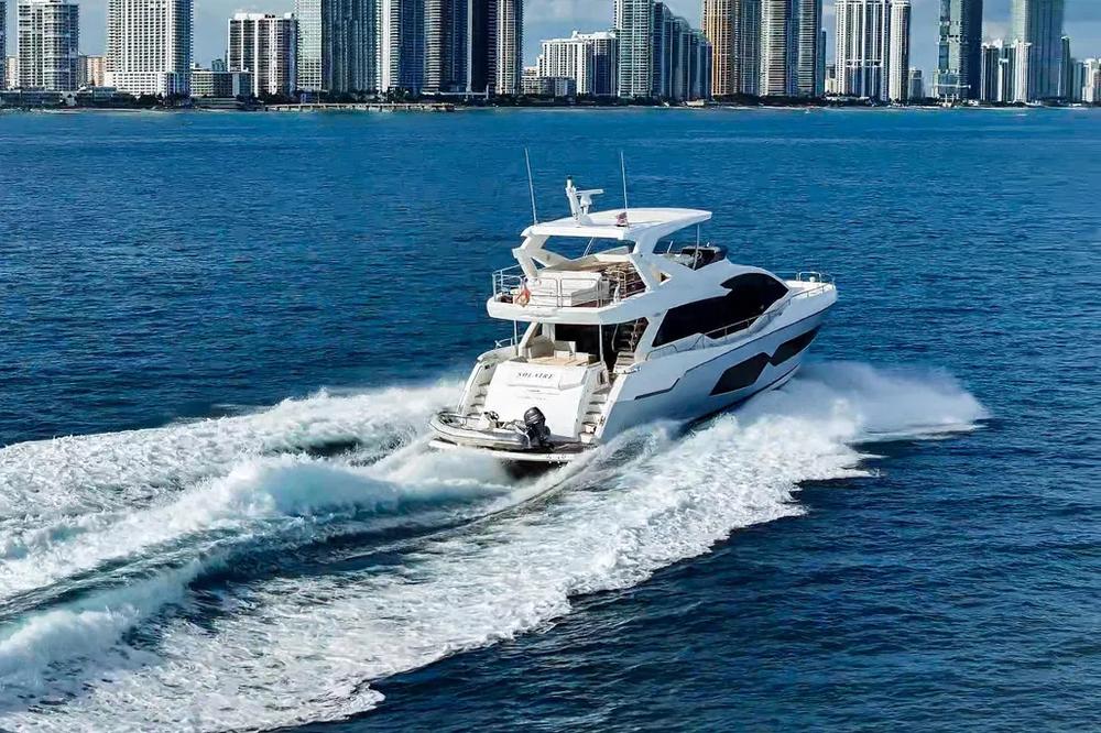 2019 Sunseeker 76 Yacht